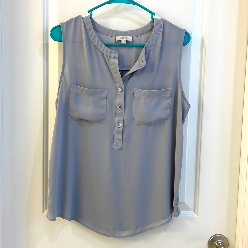 Women’s LOFT Gray Sleeveless Blouse size Medium